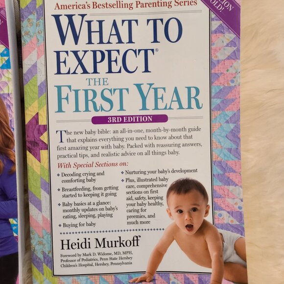 Skip Hop Diaper Bag w/Shoulder Strap & TWO What to Expect Books - Picture 9 of 10